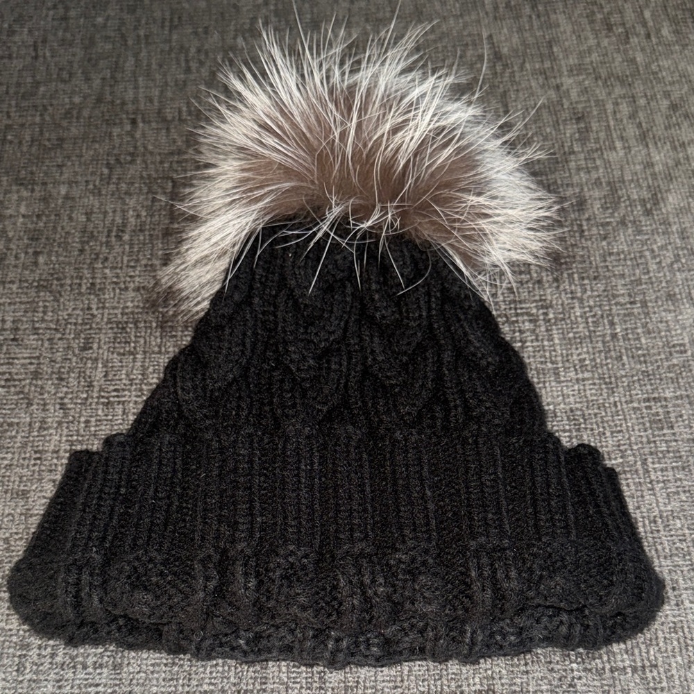 Adrienne Landau fur hat